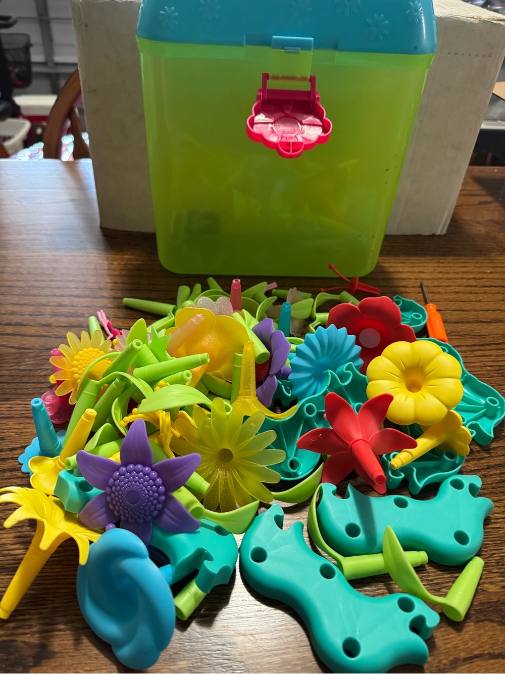 Colorful Flower Building Toy Set for Kids - Bright Greens, Yellows & More